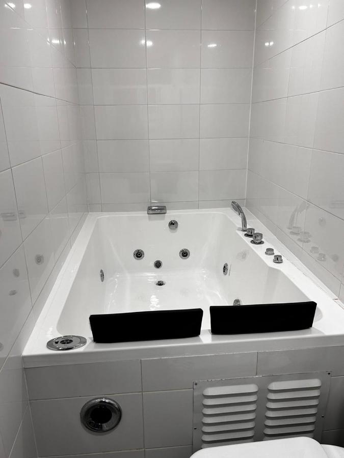 #2# Apartamento Jacuzzi Xl Sevilla Centro Экстерьер фото